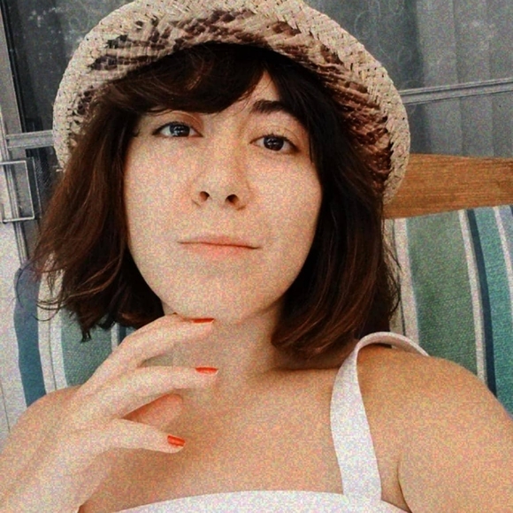 Meet your Posher, Leïla - Picture 1 of 1